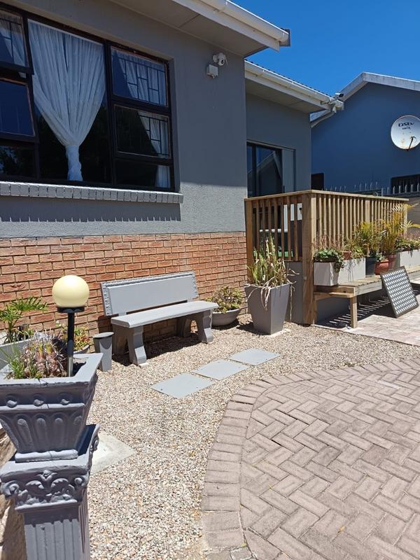 4 Bedroom Property for Sale in Heiderand Western Cape